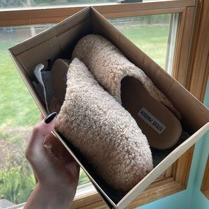 Steve Madden Sherpa Boston Clogs